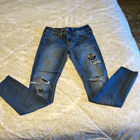 American Eagle Outfitters Denim - American eagle outfitters size 4 regular super stretch jeggings with patches